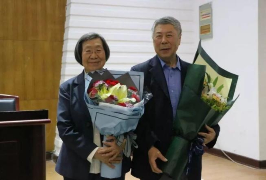 //mmbiz.qpic.cn/mmbiz_jpg/1cm5T70SibJ3CGKpRygGTbX1CmI1lwTYu5qibHYnhgF4Eth4pN40aPSJJbPRbxdicickSPUf9vxugkNgPrVb9Q9U2A/640?wx_fmt=jpeg